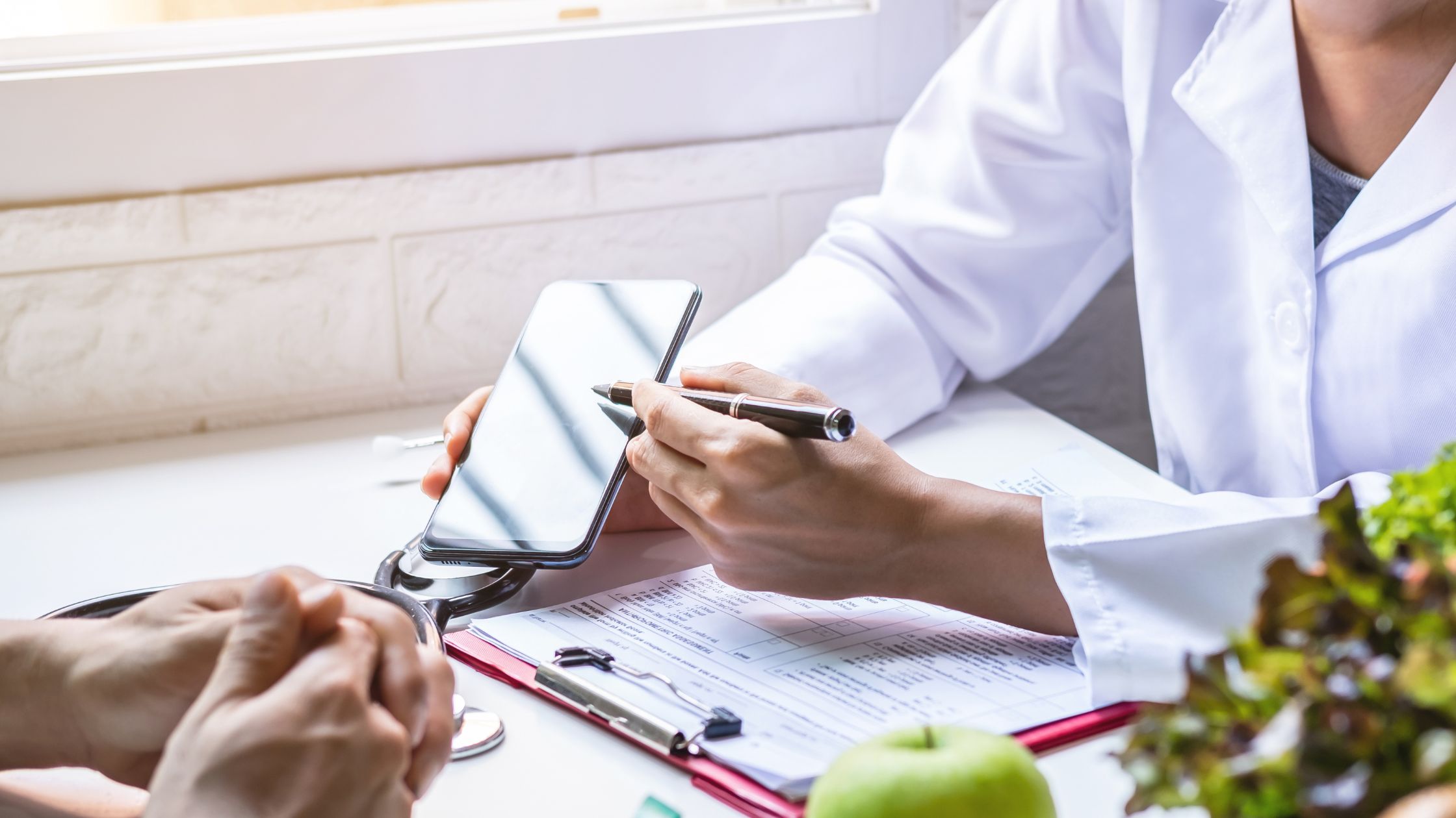 Visita medica per il ripristino del metabolismo presso il centro dietologico BeMed Plus a Vercelli.